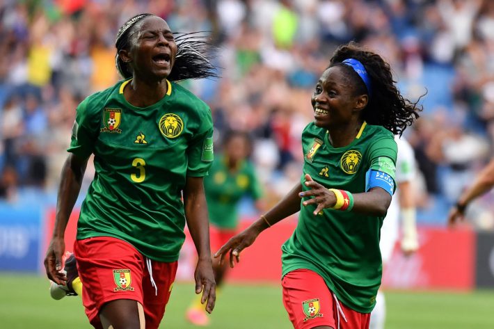 Nchout Njoya Ajara et Aboudi Onguéné avec les lionnes au mondial 2018